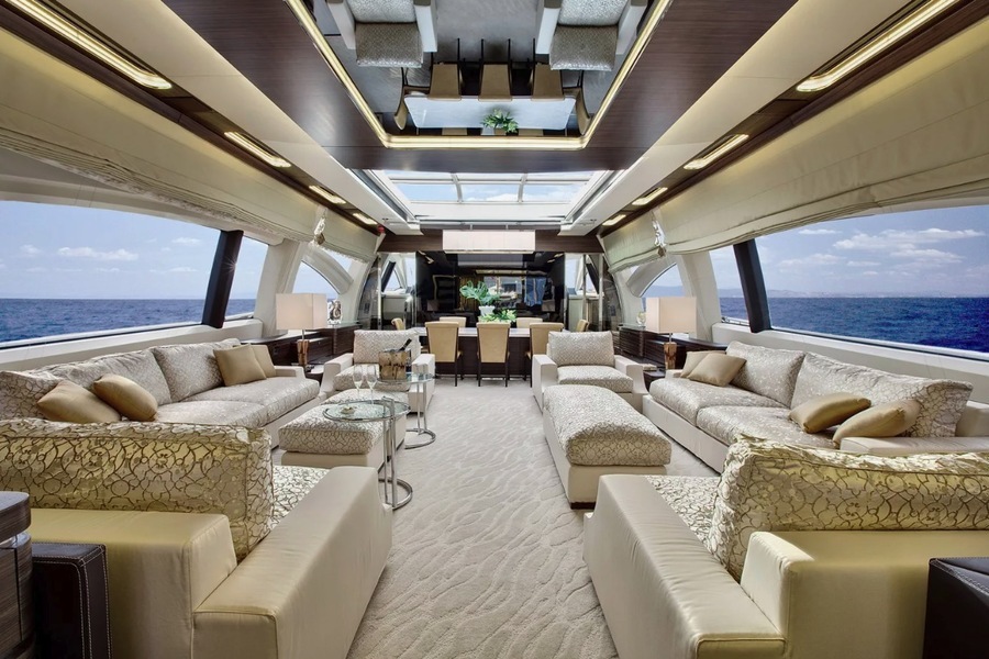The Benefits of Choosing a Luxury Yacht Over a Hotel Stay